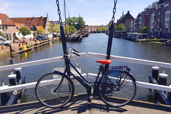 Huur een stadsfiets bij Fietsverhuur EasyFiets en maak een leuke fietstocht door Leiden