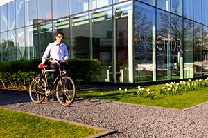 Zakelijk fiets lopen