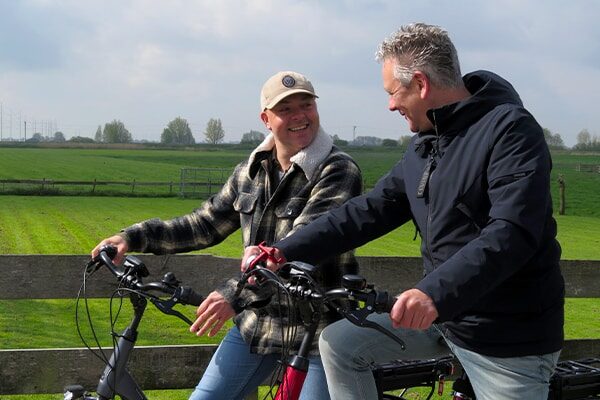 Maak samen een proefrit op de elektrische fiets Pointer in Leiden. Geniet van een smoothie van de Leidse Lente. 