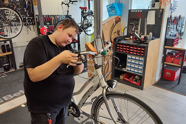 Reparatie aan Easyfiets fiets 6