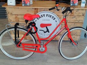 Fiets verhuur Easyfiets 2 citybike handremmen en versnellingen